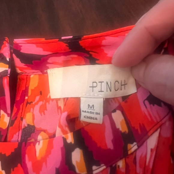 Pinch Printed Pintuck Top - M - Picture 5 of 8